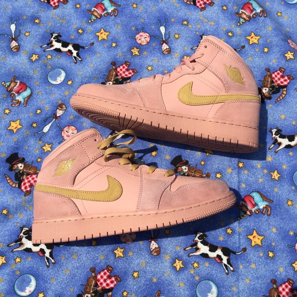 air Jordan 1 Mid Coral Gold stardust